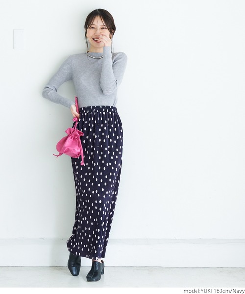 coca(coca)(コカ)の「レトロドット柄プリーツスカート(スカート・レディース・ネイビー・ONE SIZE)」の4枚目の写真