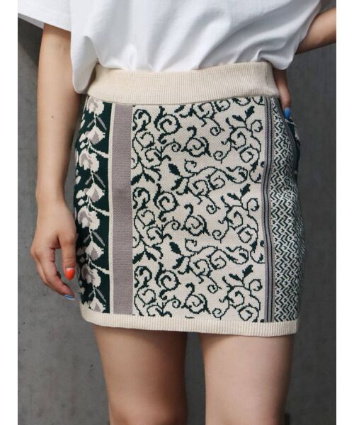 EVRIS(エヴリス)の「Retro Flower ニットスカート(スカート・レディース・ブラック/ネイビー/グリーン・FREE)」の3枚目の写真