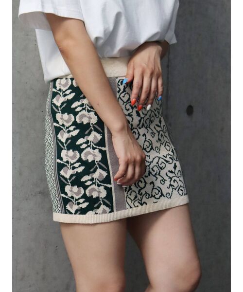 EVRIS(エヴリス)の「Retro Flower ニットスカート(スカート・レディース・ブラック/ネイビー/グリーン・FREE)」の9枚目の写真