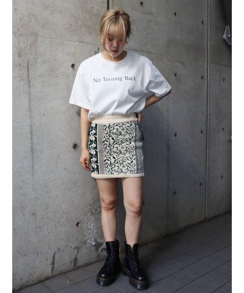 EVRIS(エヴリス)の「Retro Flower ニットスカート(スカート・レディース・ブラック/ネイビー/グリーン・FREE)」の5枚目の写真