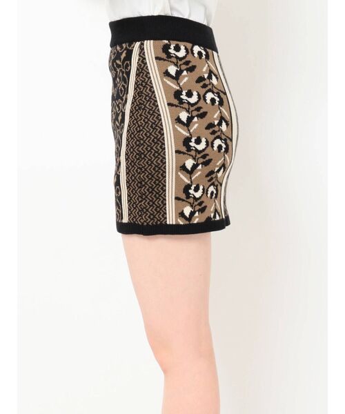 EVRIS(エヴリス)の「Retro Flower ニットスカート(スカート・レディース・ブラック/ネイビー/グリーン・FREE)」の15枚目の写真