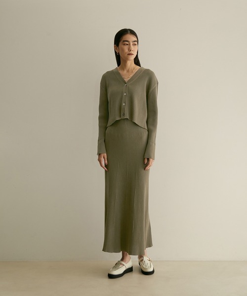 SALON adam et rope'（サロン アダム エ ロペ）の「リブヘムフレアニットスカート（スカート・レディース・ブラック/カーキ・FREE）」の16枚目の写真