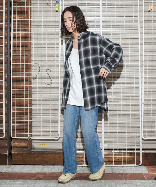 WEGO（ウィゴー）の「WEGO/オンブレチェックBIGシャツ（シャツ/ブラウス・メンズ・ブルー系その他2/ブラック系その他2・LARGE/MEDIUM）」の5枚目の写真