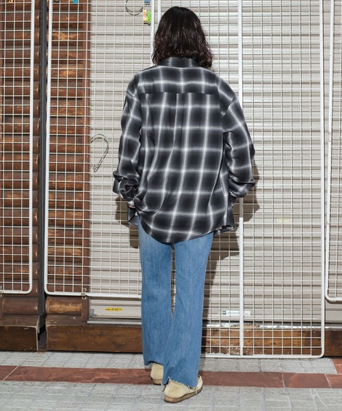 WEGO（ウィゴー）の「WEGO/オンブレチェックBIGシャツ（シャツ/ブラウス・メンズ・ブルー系その他2/ブラック系その他2・LARGE/MEDIUM）」の6枚目の写真