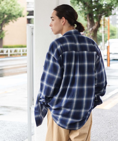 WEGO（ウィゴー）の「WEGO/オンブレチェックBIGシャツ（シャツ/ブラウス・メンズ・ブルー系その他2/ブラック系その他2・LARGE/MEDIUM）」の14枚目の写真