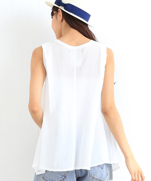 B:MING by BEAMS（ビーミングバイビームス）の「＜InRed 9月号掲載＞ビーミング by ビームス / サーキュラー ノースリーブブラウス（シャツ/ブラウス・レディース・ホワイト/ブラック/サックスブルー・ONE SIZE）」の6枚目の写真