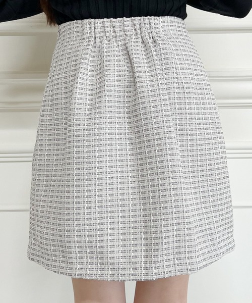 MIIA（ミーア）の「マルチ釦ツイード台形ミニスカート（スカート・レディース・ライトグレー/ブラック/モカ・FREE）」の7枚目の写真