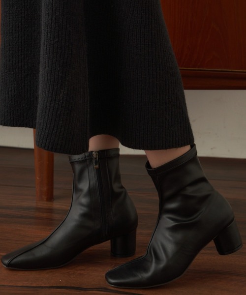 VANNIE U（ヴァニーユー）の「ティルトショートブーツ（ブーツ・レディース・アイボリー/ブラック/ブラウン・S/M/L/LL）」の11枚目の写真