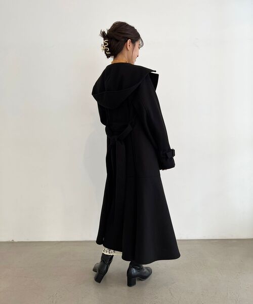 MAJESTIC LEGON（マジェスティックレゴン）の「Ladyマーメイドコート（その他アウター・レディース・ブラック/キャメル/グレイッシュベージュ・SMALL/MEDIUM）」の4枚目の写真