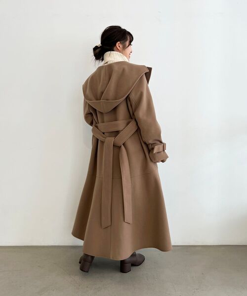 MAJESTIC LEGON（マジェスティックレゴン）の「Ladyマーメイドコート（その他アウター・レディース・ブラック/キャメル/グレイッシュベージュ・SMALL/MEDIUM）」の15枚目の写真