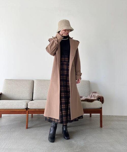 MAJESTIC LEGON（マジェスティックレゴン）の「Ladyマーメイドコート（その他アウター・レディース・ブラック/キャメル/グレイッシュベージュ・SMALL/MEDIUM）」の19枚目の写真