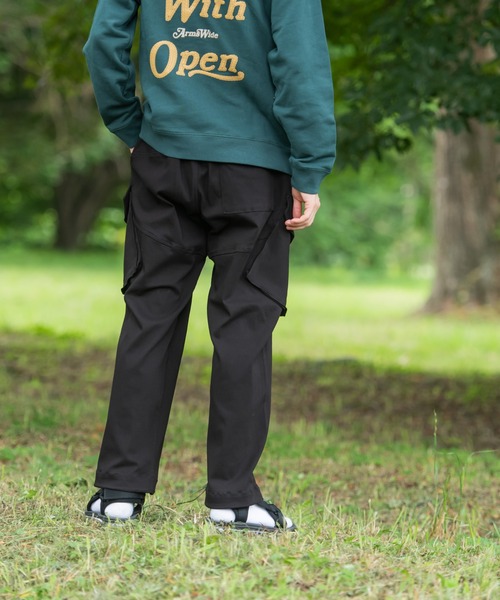 OUTDOOR PRODUCTS(アウトドアプロダクツ)の「【OUTDOOR PRODUCTS/アウトドアプロダクツ】10倍ストレッチ 裾ドローコード ワイドカーゴパンツ(カーゴパンツ・メンズ・ブラック/ベージュ/カーキ・LARGE/X-LARGE/SMALL/MEDIUM)」の11枚目の写真