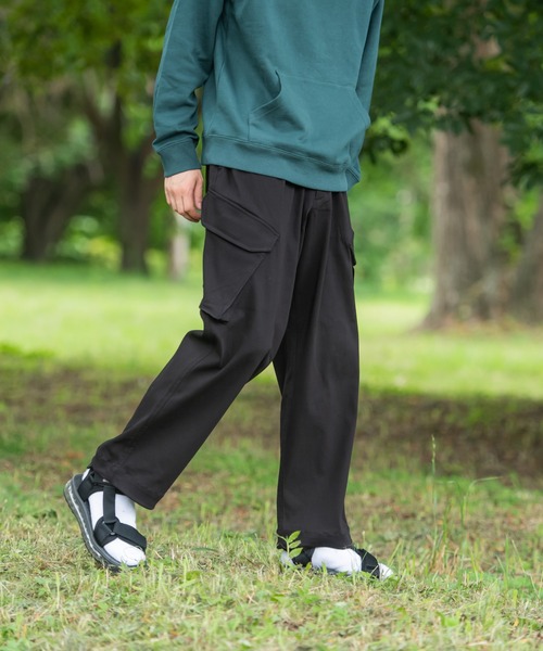 OUTDOOR PRODUCTS(アウトドアプロダクツ)の「【OUTDOOR PRODUCTS/アウトドアプロダクツ】10倍ストレッチ 裾ドローコード ワイドカーゴパンツ(カーゴパンツ・メンズ・ブラック/ベージュ/カーキ・LARGE/X-LARGE/SMALL/MEDIUM)」の14枚目の写真