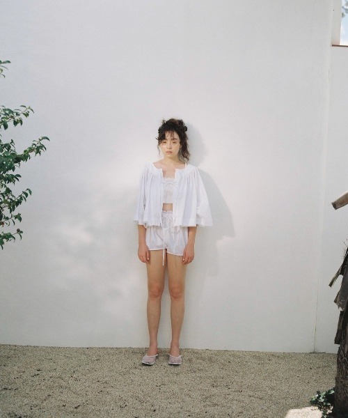 papier（パピエ）の「papier/パピエ/Carrie shirts（シャツ/ブラウス・レディース・グレー/ホワイト・FREE）」の9枚目の写真