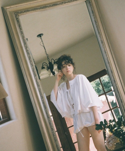 papier（パピエ）の「papier/パピエ/Carrie shirts（シャツ/ブラウス・レディース・グレー/ホワイト・FREE）」の8枚目の写真