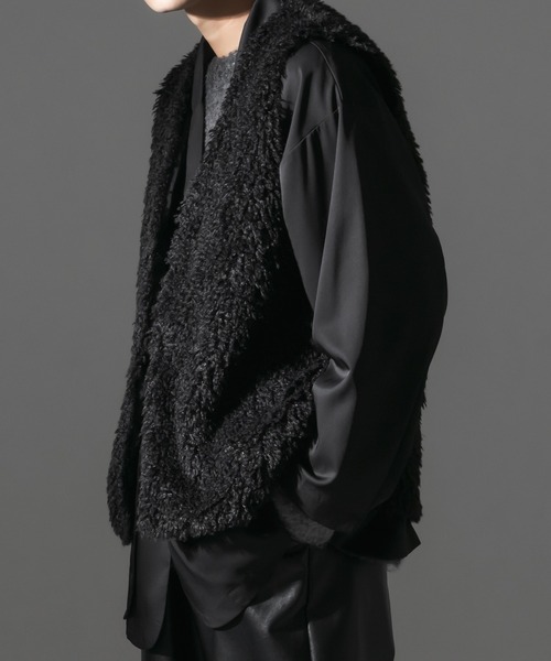Adoon plain（アドーンプレーン）の「【Adoon plain】フェイクファーベスト（ベスト・メンズ・ブラック・MEDIUM/LARGE）」の8枚目の写真