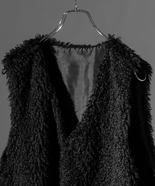 Adoon plain（アドーンプレーン）の「【Adoon plain】フェイクファーベスト（ベスト・メンズ・ブラック・MEDIUM/LARGE）」の17枚目の写真