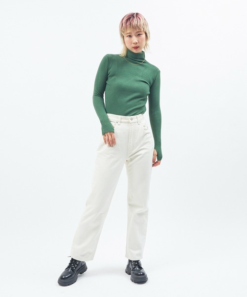 Alite cloth(アリーテクロス)の「指穴アームウォーマーデザインリブニットタートル(Tシャツ/カットソー・レディース・ベージュ/ネイビー/ホワイト/ブラウン/グリーン/ライトグリーン/ブラック/ブルー・F)」の16枚目の写真