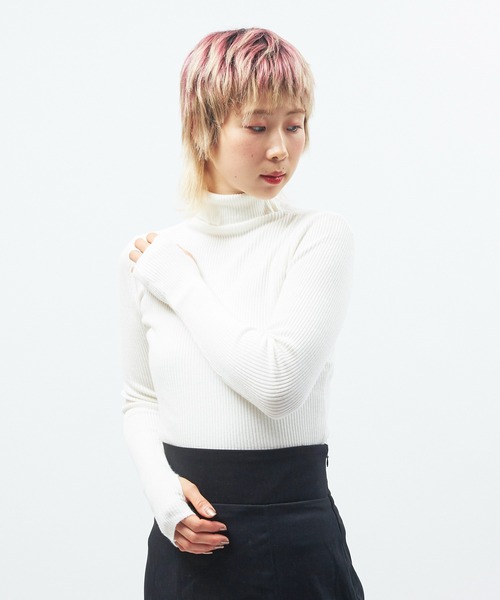 Alite cloth(アリーテクロス)の「指穴アームウォーマーデザインリブニットタートル(Tシャツ/カットソー・レディース・ベージュ/ネイビー/ホワイト/ブラウン/グリーン/ライトグリーン/ブラック/ブルー・F)」の21枚目の写真