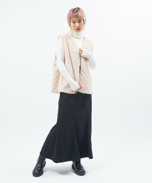 Alite cloth(アリーテクロス)の「指穴アームウォーマーデザインリブニットタートル(Tシャツ/カットソー・レディース・ベージュ/ネイビー/ホワイト/ブラウン/グリーン/ライトグリーン/ブラック/ブルー・F)」の14枚目の写真