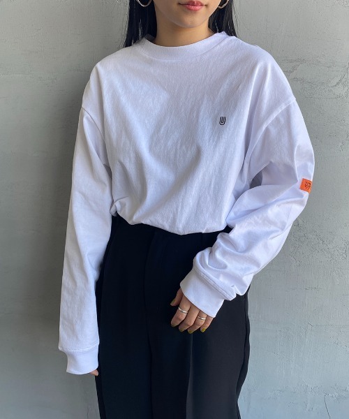 UNIVERSAL OVERALL（ユニバーサルオーバーオール）の「【men's FUDGE 7月号掲載】[UNIVERSAL OVERALL/ユニバーサルオーバーオール] 別注 ロングスリーブポケットTシャツ（Tシャツ/カットソー・レディース・ホワイト/ホワイト系/グリーン系/ブルー系/サックスブルー/ブラック/ネイビー・S/M/L）」の2枚目の写真