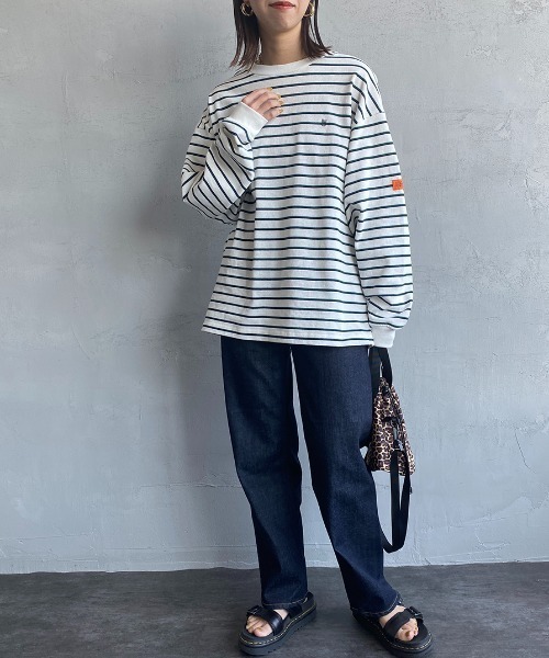 UNIVERSAL OVERALL（ユニバーサルオーバーオール）の「【men's FUDGE 7月号掲載】[UNIVERSAL OVERALL/ユニバーサルオーバーオール] 別注 ロングスリーブポケットTシャツ（Tシャツ/カットソー・レディース・ホワイト/ホワイト系/グリーン系/ブルー系/サックスブルー/ブラック/ネイビー・S/M/L）」の17枚目の写真