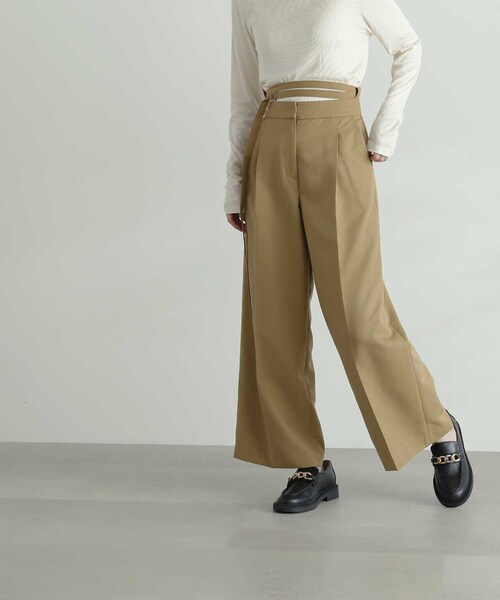 N.(N. Natural Beauty Basic)(エヌエヌナチュラルビューティーベーシック)の「◆ロングストラップベルトワイドパンツ(スラックス・レディース・ブラック/ベージュ・MEDIUM)」の20枚目の写真