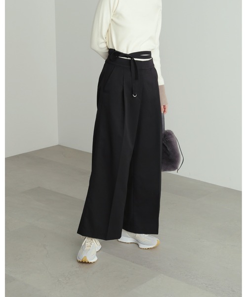 N.(N. Natural Beauty Basic)(エヌエヌナチュラルビューティーベーシック)の「◆ロングストラップベルトワイドパンツ(スラックス・レディース・ブラック/ベージュ・MEDIUM)」の12枚目の写真