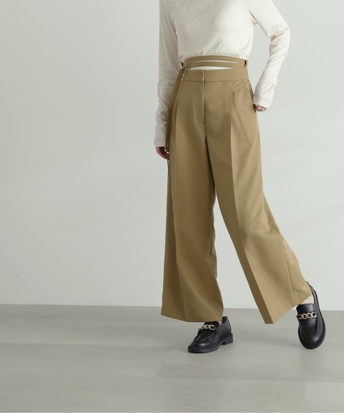 N.(N. Natural Beauty Basic)(エヌエヌナチュラルビューティーベーシック)の「◆ロングストラップベルトワイドパンツ(スラックス・レディース・ブラック/ベージュ・MEDIUM)」の6枚目の写真
