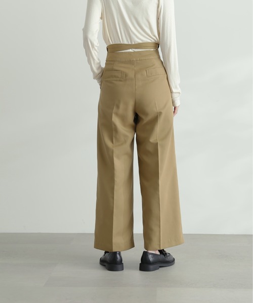 N.(N. Natural Beauty Basic)(エヌエヌナチュラルビューティーベーシック)の「◆ロングストラップベルトワイドパンツ(スラックス・レディース・ブラック/ベージュ・MEDIUM)」の13枚目の写真