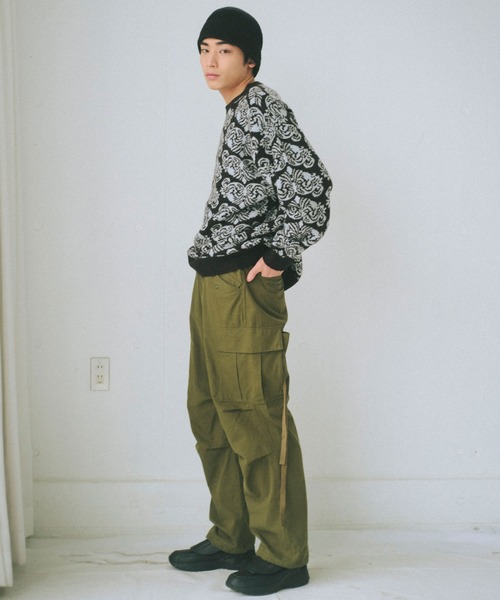 WHIMSIC(ウィムジック)の「【UNISEX】アラベスクパターンジャガードニットプルオーバー(ニット/セーター・メンズ・ブラック/グレー/キャメル・FREE)」の6枚目の写真