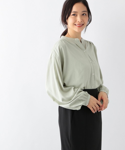 GLOBAL WORK（グローバルワーク）の「さらさらリラックスブラウス長袖/163455（シャツ/ブラウス・レディース・ブラック/オフホワイト/ライトグリーン/クリアブルー/グレイッシュベージュ/ライトオレンジ系・SMALL/MEDIUM/LARGE）」の5枚目の写真