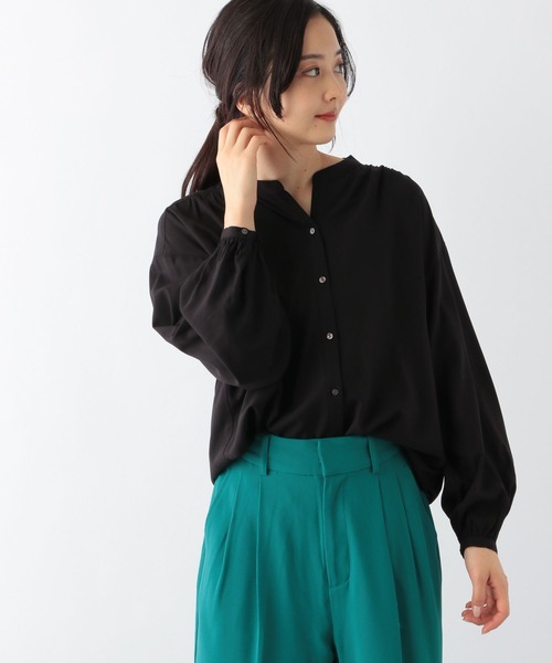 GLOBAL WORK（グローバルワーク）の「さらさらリラックスブラウス長袖/163455（シャツ/ブラウス・レディース・ブラック/オフホワイト/ライトグリーン/クリアブルー/グレイッシュベージュ/ライトオレンジ系・SMALL/MEDIUM/LARGE）」の3枚目の写真