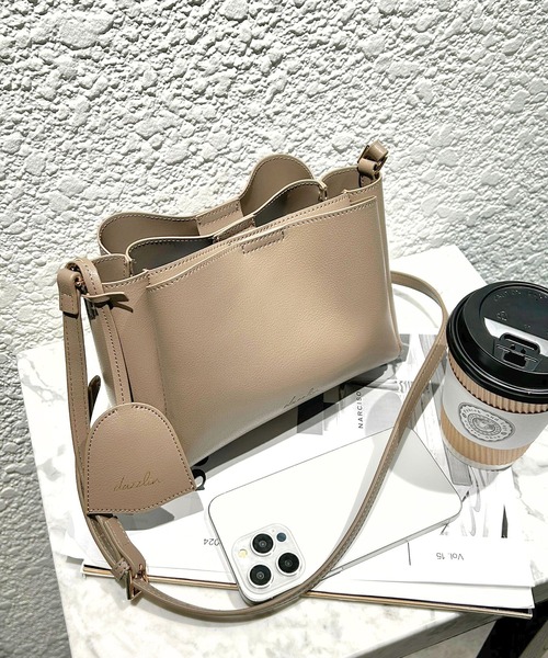 dazzlin（ダズリン）の「dazzlin/ダズリン　ダブルフェイスショルダーバッグ キーリングチャーム付属（ショルダーバッグ・レディース・ベージュ系その他/ピンク系その他/ブラック/アイボリー・FREE）」の3枚目の写真