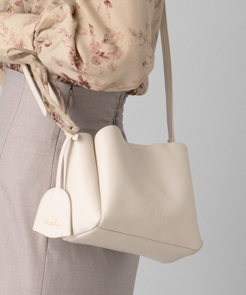 dazzlin（ダズリン）の「dazzlin/ダズリン　ダブルフェイスショルダーバッグ キーリングチャーム付属（ショルダーバッグ・レディース・ベージュ系その他/ピンク系その他/ブラック/アイボリー・FREE）」の2枚目の写真