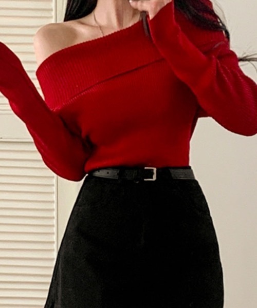 BEIDELLI（ベイデリー）の「[BELLIDE MADE] スリムリブオフショルダーニットセーター（ニット/セーター・レディース・ブラック/レッド/ホワイト・FREE）」の9枚目の写真