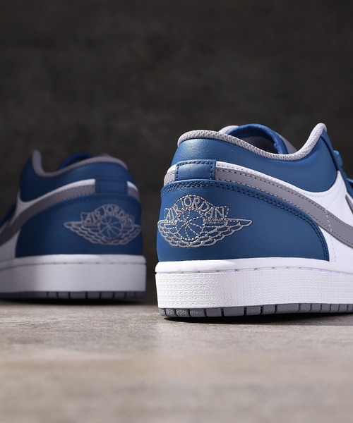さ*る様 AIRJORDAN NIKEスニーカー　青　メリックラメ NIKE ナイキ エアジョーダン スニーカー AIR JORDAN 1 MID DENIM