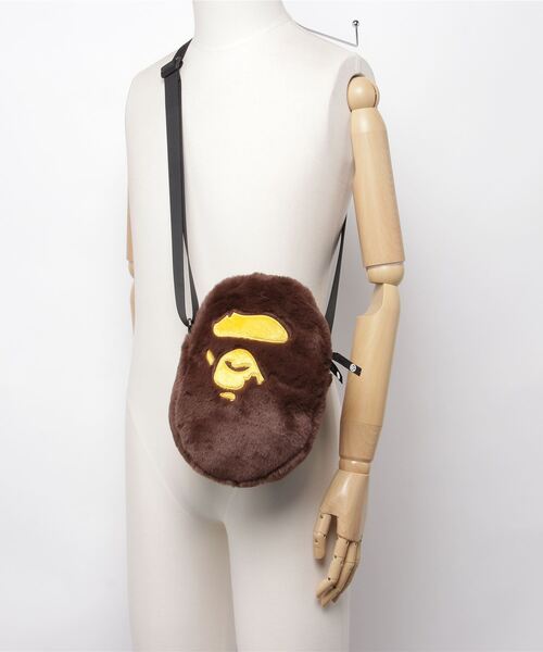 A BATHING APE（アベイシングエイプ）の「APE HEAD SHOULDER BAG