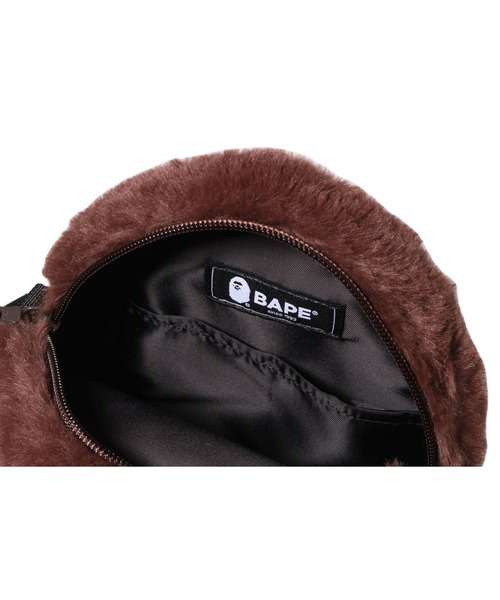 A BATHING APE(アベイシングエイプ)の「APE HEAD SHOULDER BAG M(ショルダーバッグ・メンズ・ブラウン・FREE)」の3枚目の写真