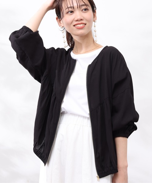 Chez toi(シェトワ)の「レーヨンリネン切替ギャザーブルゾン(ブルゾン・レディース・モカ/グリーン/オフホワイト/ブラック・FREE)」の3枚目の写真