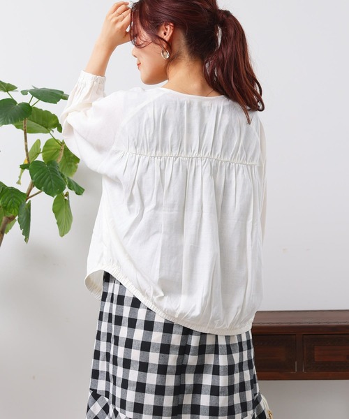 Chez toi(シェトワ)の「レーヨンリネン切替ギャザーブルゾン(ブルゾン・レディース・モカ/グリーン/オフホワイト/ブラック・FREE)」の9枚目の写真