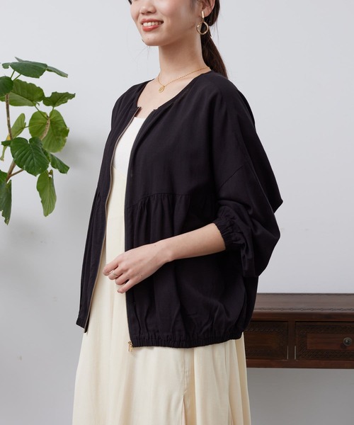 Chez toi(シェトワ)の「レーヨンリネン切替ギャザーブルゾン(ブルゾン・レディース・モカ/グリーン/オフホワイト/ブラック・FREE)」の15枚目の写真