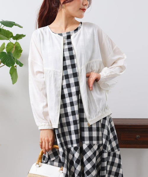 Chez toi(シェトワ)の「レーヨンリネン切替ギャザーブルゾン(ブルゾン・レディース・モカ/グリーン/オフホワイト/ブラック・FREE)」の11枚目の写真