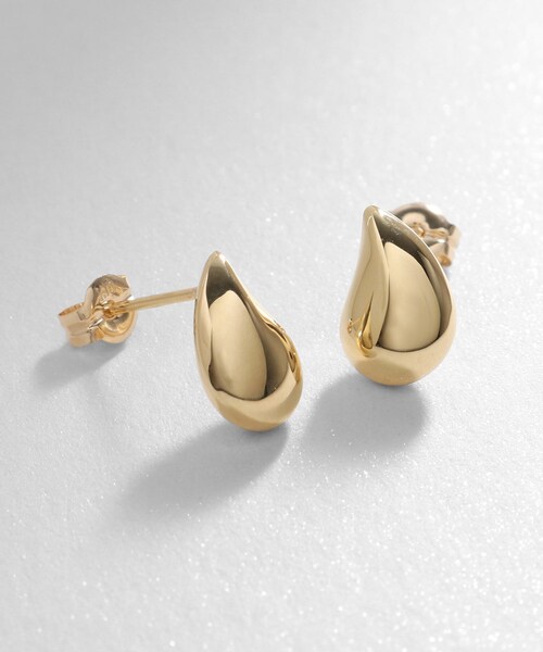 COCOSHNIK(ココシュニック)の「K10中空変形ペアシェイプ スタッドピアス(ピアス(両耳用)・レディース・ホワイト系その他7・00)」の1枚目の写真