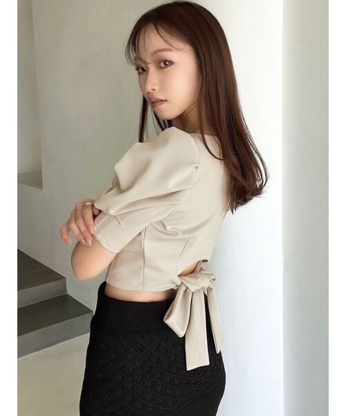 RESEXXY（リゼクシー）の「バックリボンパフトップス（Tシャツ/カットソー・レディース・ブラック/ホワイト/ベージュ・FREE）」の7枚目の写真