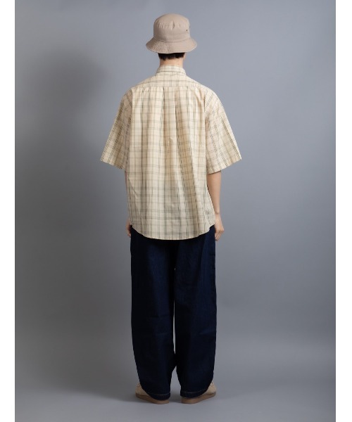 En serio TOKYO(エンソリオトーキョー)の「ブロードチェック ルーズシルエット バンドカラー H/S シャツ(シャツ/ブラウス・メンズ・グレー/ベージュ/オレンジ/ラベンダー・M/L)」の5枚目の写真