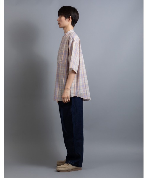 En serio TOKYO(エンソリオトーキョー)の「ブロードチェック ルーズシルエット バンドカラー H/S シャツ(シャツ/ブラウス・メンズ・グレー/ベージュ/オレンジ/ラベンダー・M/L)」の6枚目の写真