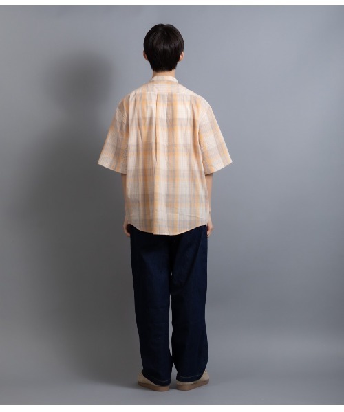 En serio TOKYO(エンソリオトーキョー)の「ブロードチェック ルーズシルエット バンドカラー H/S シャツ(シャツ/ブラウス・メンズ・グレー/ベージュ/オレンジ/ラベンダー・M/L)」の16枚目の写真