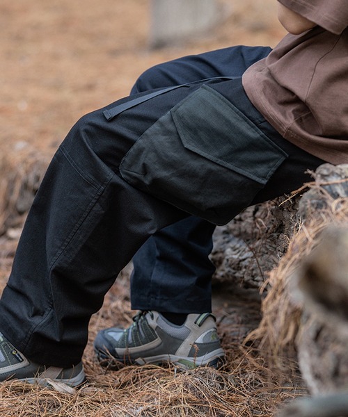 aimoha(アイモハ)の「aimoha outdoorワイドスラックスオーバーサイズベルトつきカーゴパンツ(カーゴパンツ・レディース・ベージュ/ブラック×ブルー・MEDIUM/LARGE/X-LARGE)」の17枚目の写真