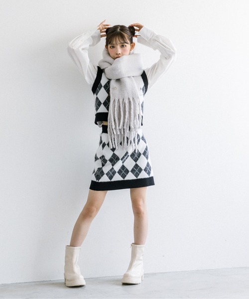 OLIVE des OLIVE（オリーブデオリーブ）の「ハートチャーム付きブークレマフラー　1032160010（マフラー・レディース・ピンク/ライトグレー/オフホワイト/ピンク系その他・FREE）」の14枚目の写真